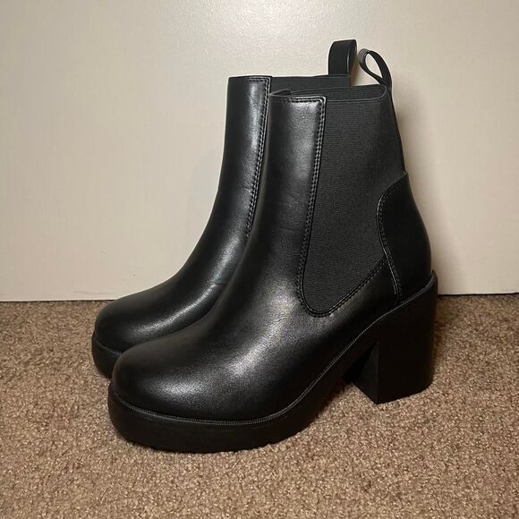 Black Leather Chelsea Boots - Picture 3 of 6